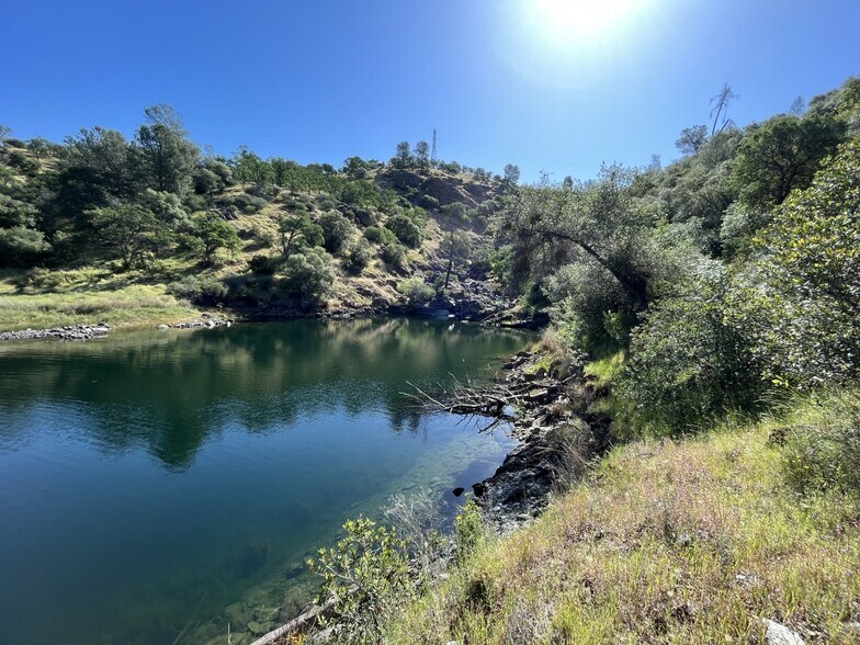 Lot 8 Lake Tulloch Estate Drive, Jamestown, CA à vendre - Photo principale – Image 1 sur 19