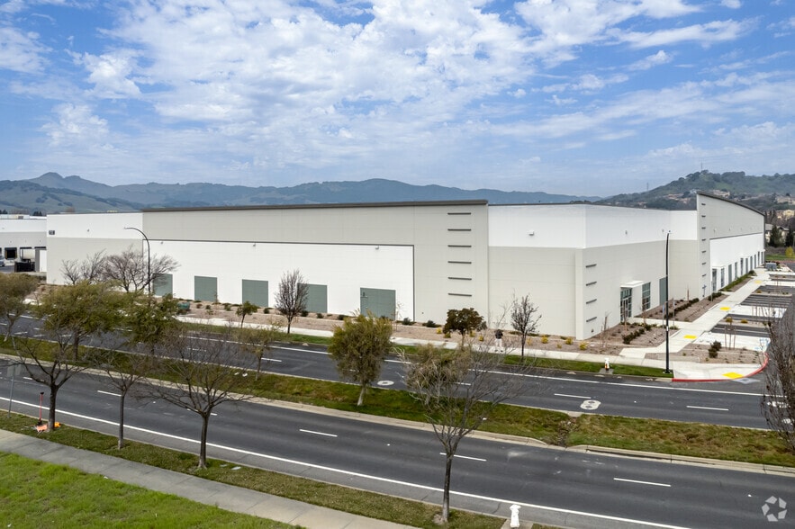 4700 Business Center Dr, Fairfield, CA à louer - Photo principale – Image 2 sur 6