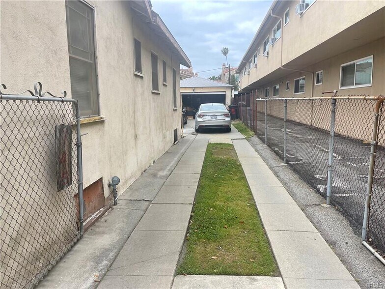 745 S Chapel Ave, Alhambra, CA à vendre - Photo de l’immeuble – Image 2 sur 11