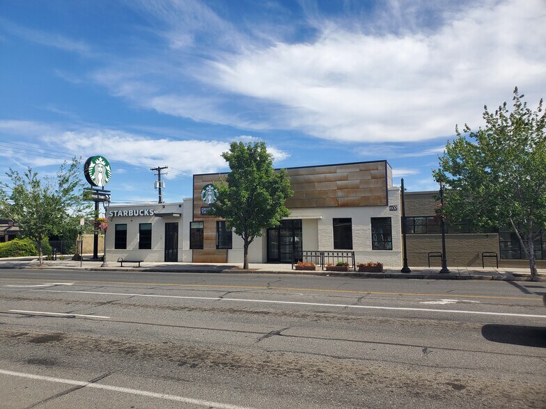 602 E Yakima Ave, Yakima, WA à louer - Photo de l’immeuble – Image 2 sur 32