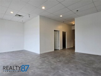 Plus de détails pour 600 Blairs Ferry Rd NE, Cedar Rapids, IA - Bureau/Local commercial à louer