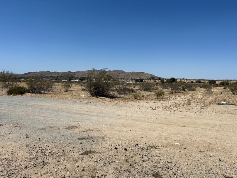 66262 29 Palms Hwy, Joshua Tree, CA à vendre - Aérien – Image 1 sur 8