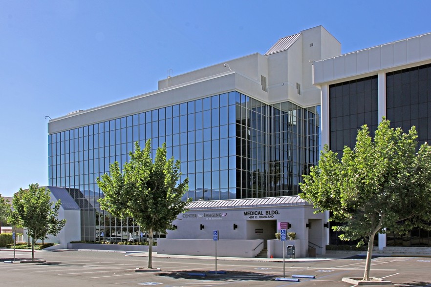 399 E Highland Ave, San Bernardino, CA à louer - Photo principale – Image 1 sur 13