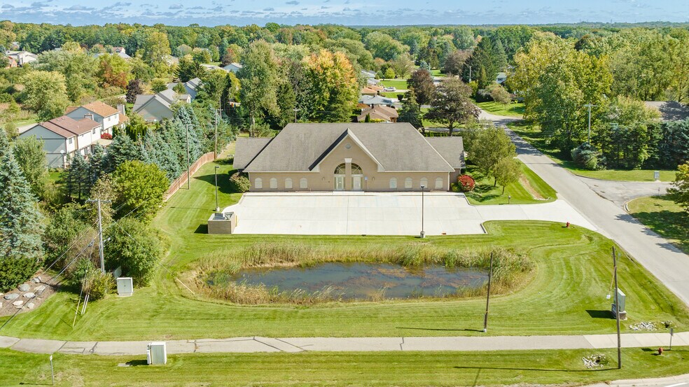 33 Hiram St, Lake Orion, MI à vendre - Photo de l’immeuble – Image 3 sur 33