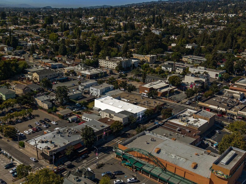3439-3443 Fruitvale Ave, Oakland, CA à vendre - Photo de l’immeuble – Image 3 sur 20