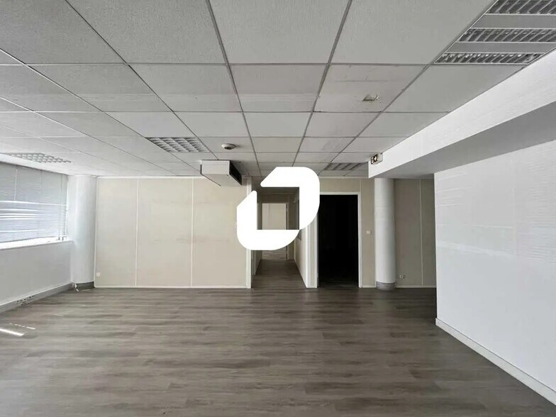 Bureau dans Bègles à louer - Photo de l’immeuble – Image 3 sur 10