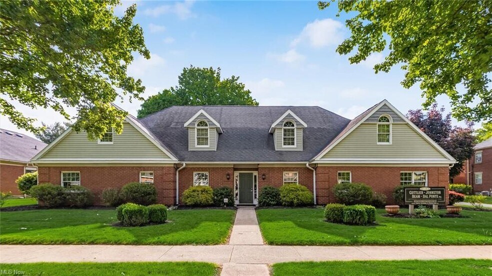240 S 4th St, Coshocton, OH à louer - Photo de l’immeuble – Image 1 sur 35