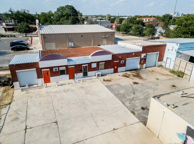 S Zarzamora Commercial Portfolio Sale portefeuille de 2 biens à vendre sur LoopNet.fr - Photo de l’immeuble – Image 2 sur 22