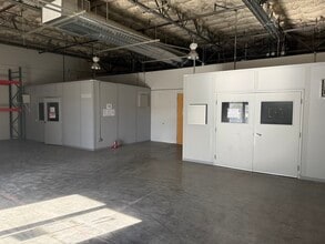 2526 Qume Dr, San Jose, CA à louer Photo intérieure– Image 2 sur 33