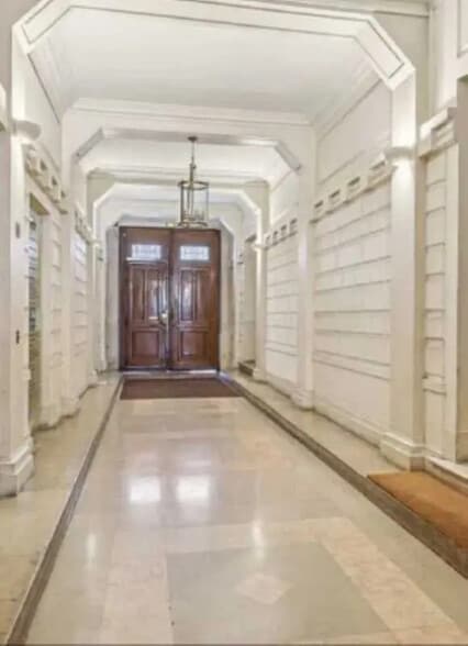 48 Rue De La Bienfaisance, Paris à louer - Hall d’entrée – Image 2 sur 4