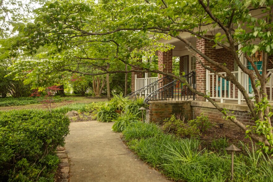 7707 Poplar Pike, Germantown, TN à louer - Photo de l’immeuble – Image 3 sur 22