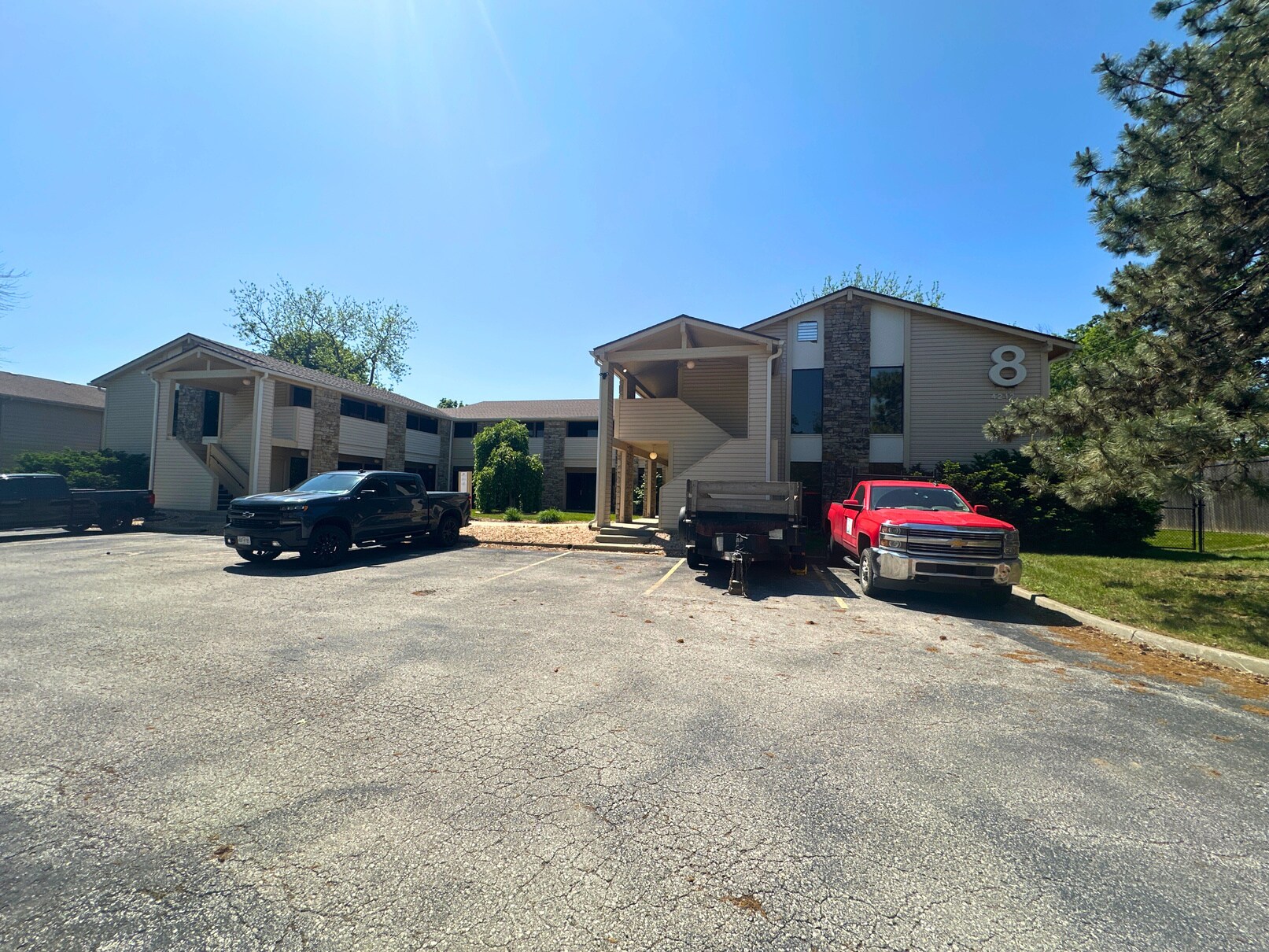 4212 S Hocker Dr, Independence, MO à vendre Photo principale– Image 1 sur 12