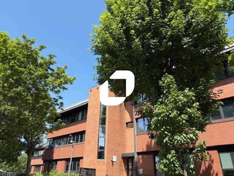 Bureau dans Saint-Ouen-sur-Seine à louer - Photo de l’immeuble – Image 1 sur 12