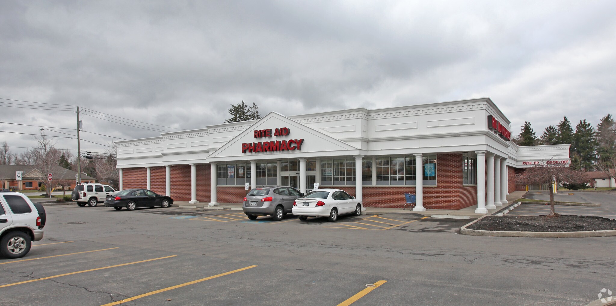 9160 Main St, Clarence, NY à louer Photo principale– Image 1 sur 12