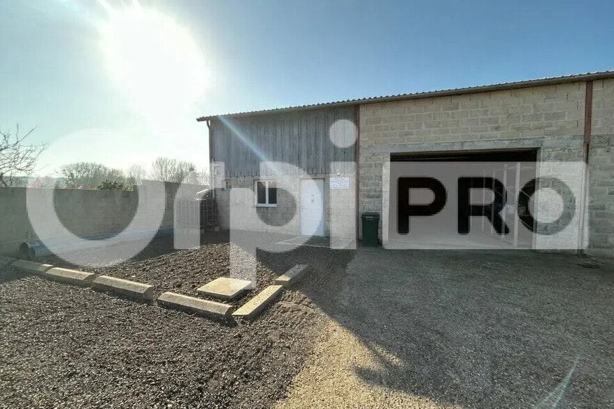 Local d’activités dans Compiègne à louer - Photo de l’immeuble – Image 1 sur 7