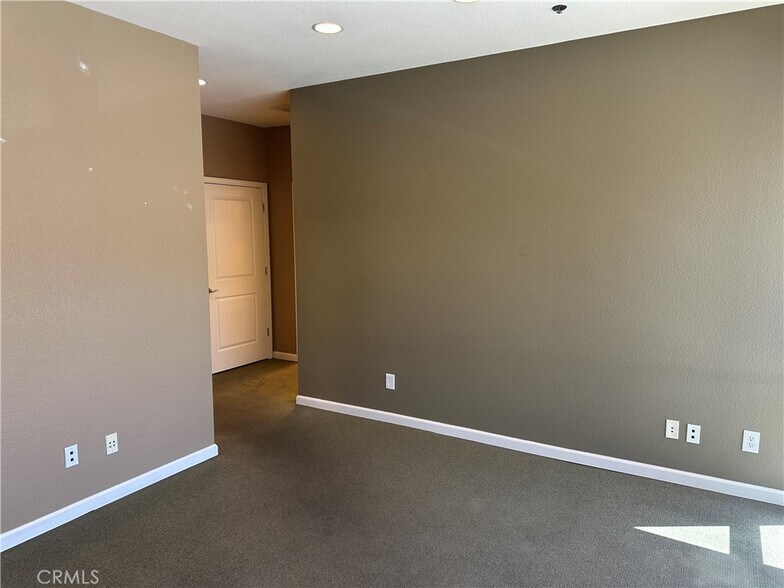 29 Bellarmine Ct, Chico, CA à louer - Photo de l’immeuble – Image 3 sur 6
