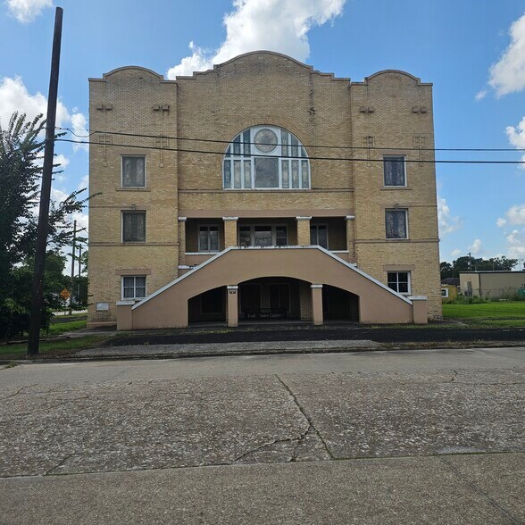 615 6th St, Sour Lake, TX à vendre - Photo de l’immeuble – Image 2 sur 11