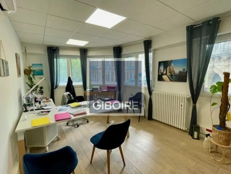 Bureau dans Rennes à louer - Photo de l’immeuble – Image 2 sur 13