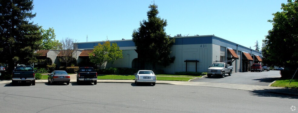 431 N Buchanan Cir, Pacheco, CA à louer - Photo de l’immeuble – Image 2 sur 4