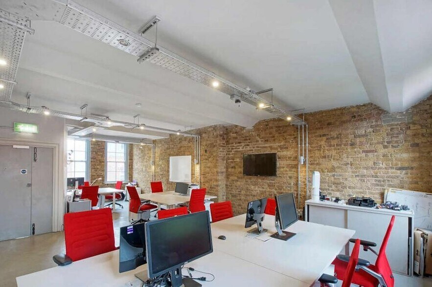 26 Britton St, Londres à louer - Photo de l’immeuble – Image 3 sur 63