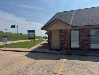 Plus de détails pour 221-229 N I-35 Service Rd, Moore, OK - Bureau à louer