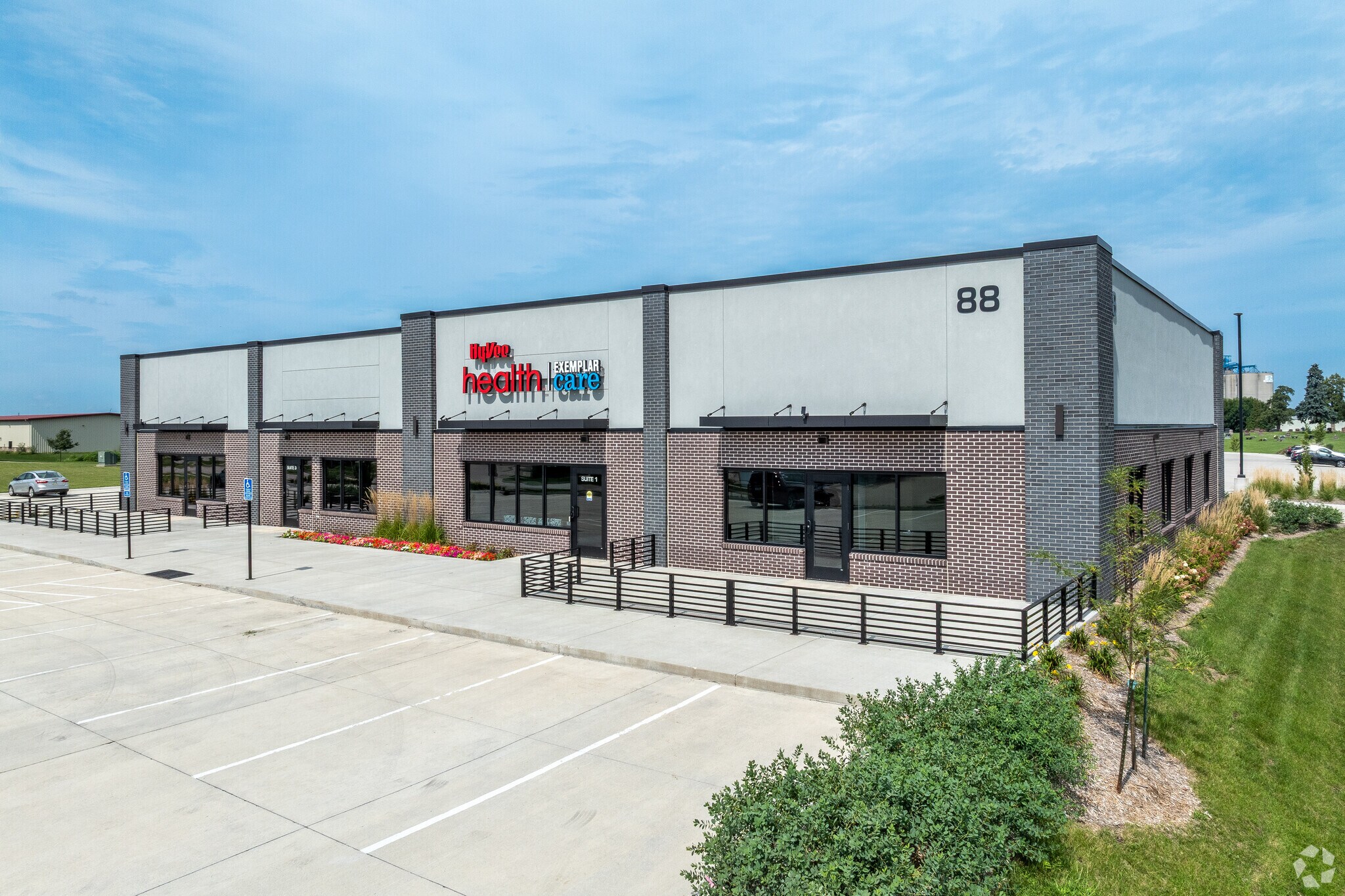 88 Paine Cir SE, Bondurant, IA à louer Photo de l’immeuble– Image 1 sur 15