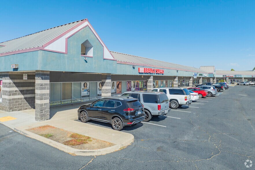3033 Harbor St, Pittsburg, CA à louer - Photo de l’immeuble – Image 3 sur 11