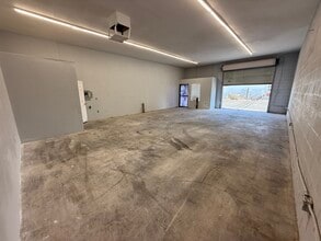 3060 N Nellis Blvd, Las Vegas, NV à louer Photo de l’immeuble– Image 1 sur 3