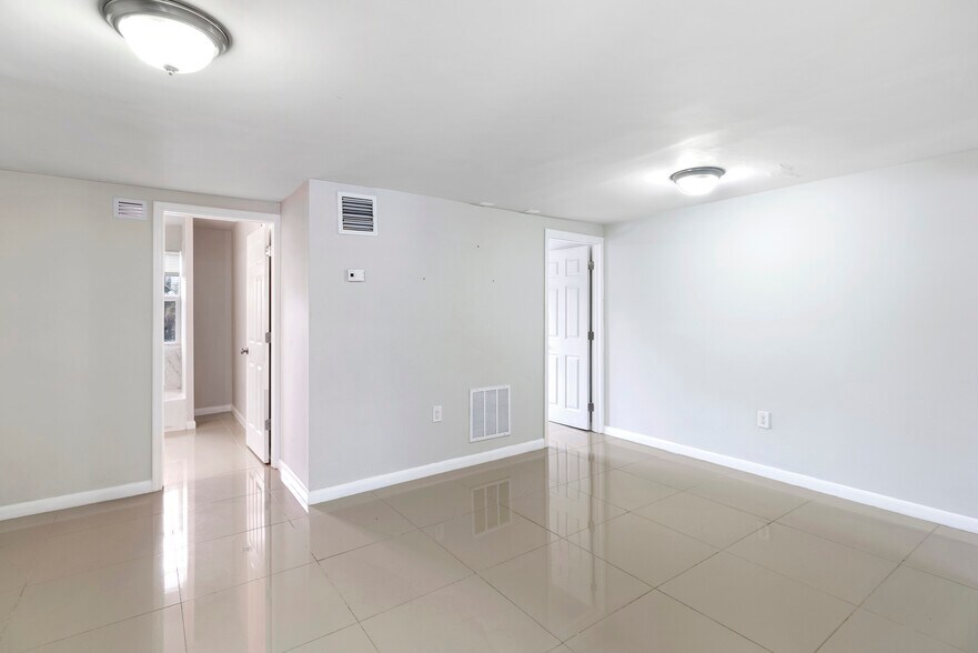 268 NW 34th St, Miami, FL à vendre - Photo de l’immeuble – Image 2 sur 92