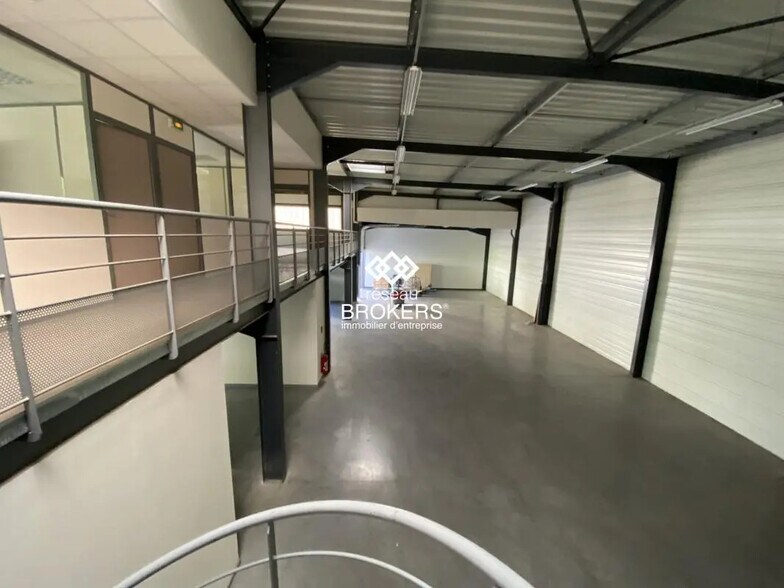 Local d’activités dans Veurey-Voroize à louer - Photo intérieure – Image 2 sur 10