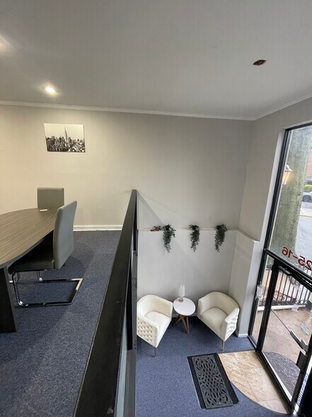 2516 Francis Lewis Blvd, Flushing, NY à louer - Photo de l’immeuble – Image 3 sur 9