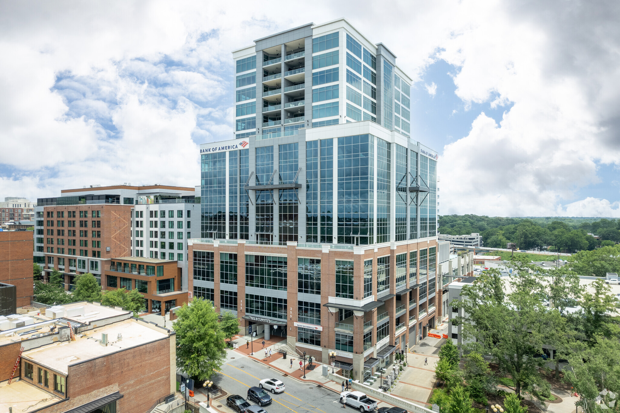 355 S Main St, Greenville, SC à louer Photo de l’immeuble– Image 1 sur 29