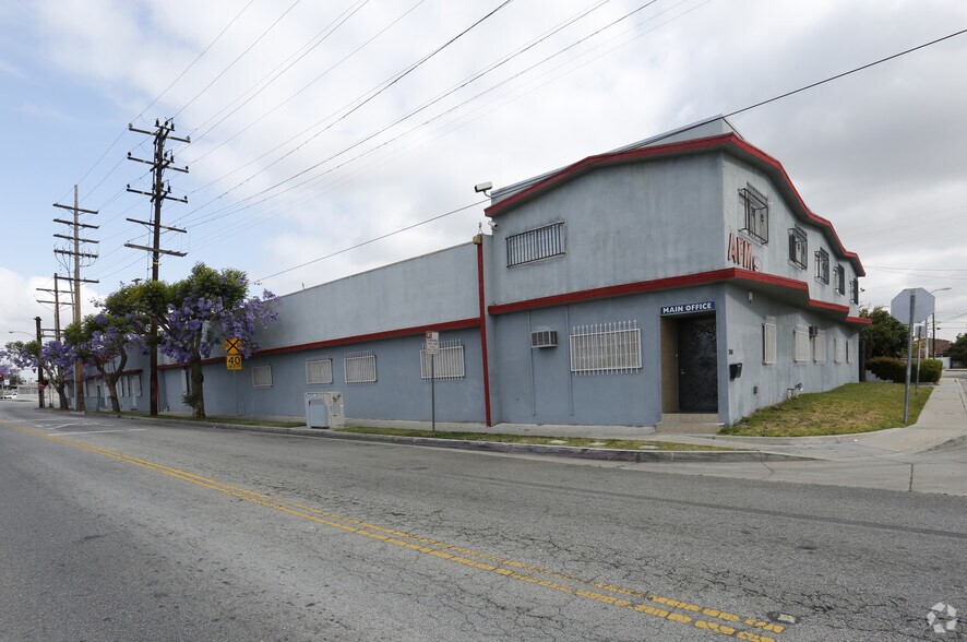 2551 Fernwood Ave, Lynwood, CA à louer - Photo de l’immeuble – Image 1 sur 3
