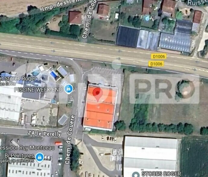 Local commercial dans Ruy-Montceau à louer - Photo de l’immeuble – Image 3 sur 3