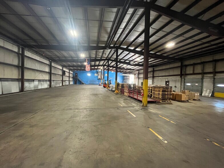 70 1st St, E Bridgewater, MA à louer - Photo intérieure – Image 2 sur 16