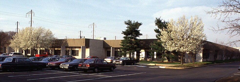3580 Progress Dr, Bensalem, PA à louer - Photo de l’immeuble – Image 2 sur 7