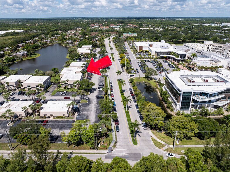 210 Jupiter Lakes Blvd, Jupiter, FL à louer - Photo de l’immeuble – Image 2 sur 14