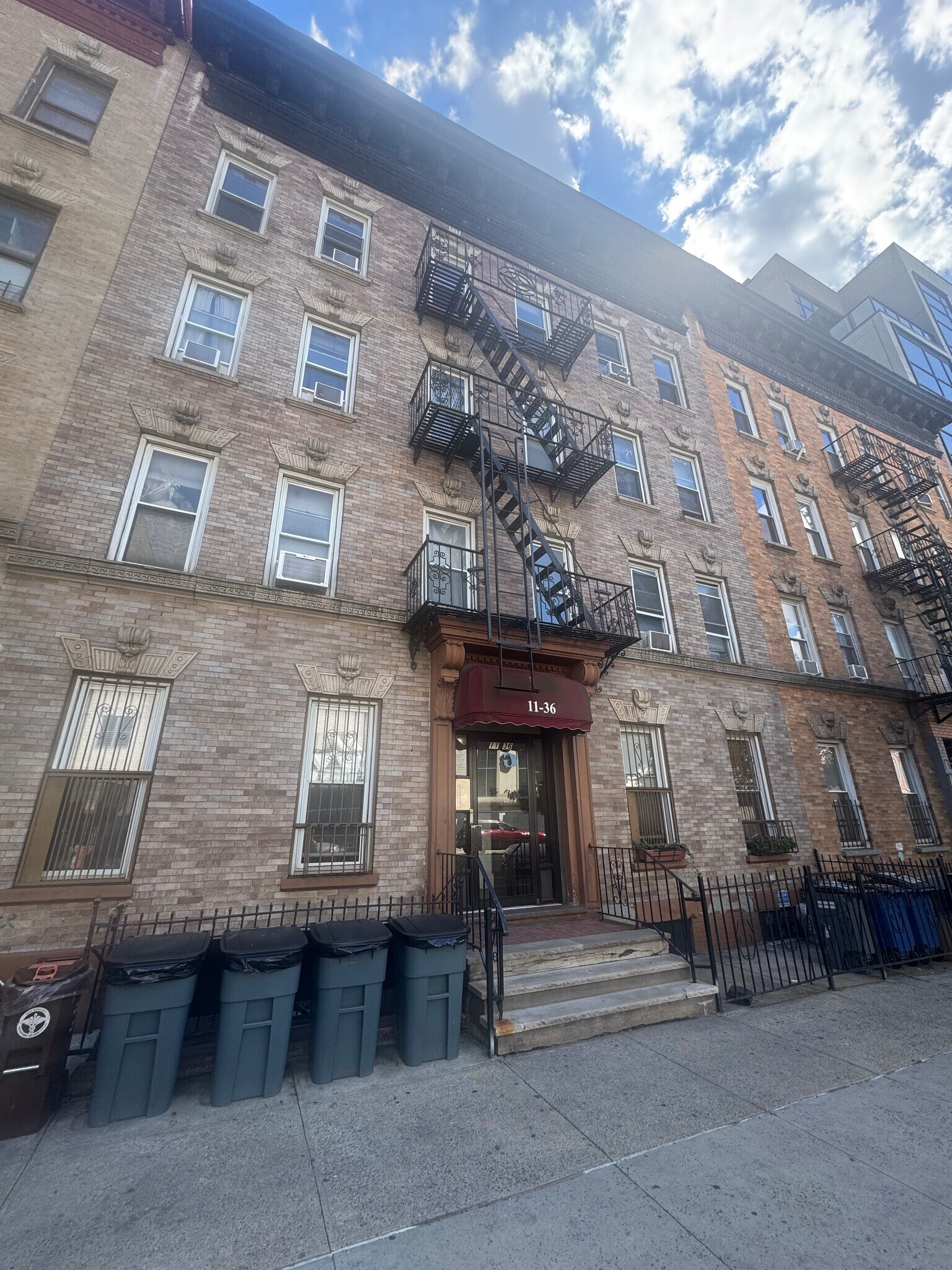 1136 44th Dr, Long Island City, NY à vendre Photo de l’immeuble– Image 1 sur 2