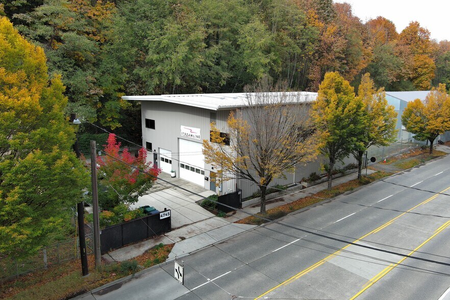 4745 W Marginal Way SW, Seattle, WA à vendre - Photo de l’immeuble – Image 3 sur 10