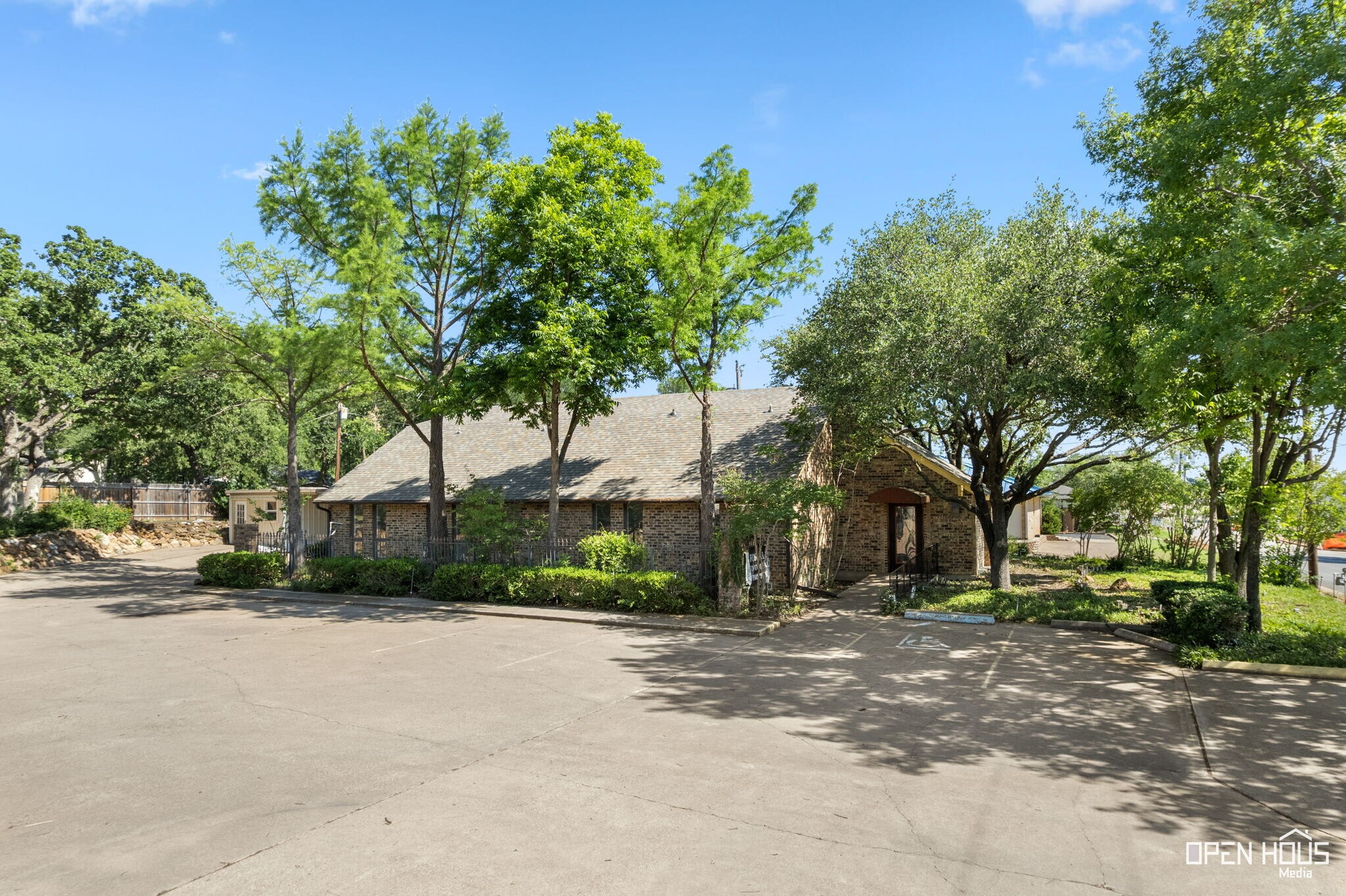 1317 East St, Graham, TX à vendre Photo de l’immeuble– Image 1 sur 31