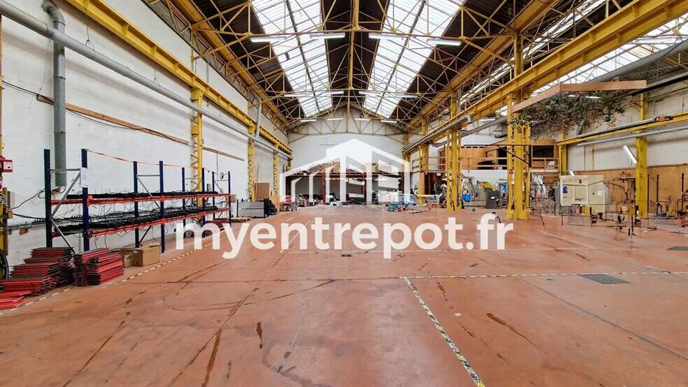 Local d’activités dans Marseille à louer - Photo de l’immeuble – Image 1 sur 8