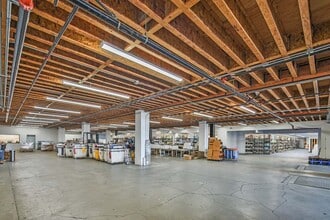 2250 Maple Ave, Los Angeles, CA à louer Photo intérieure– Image 1 sur 9
