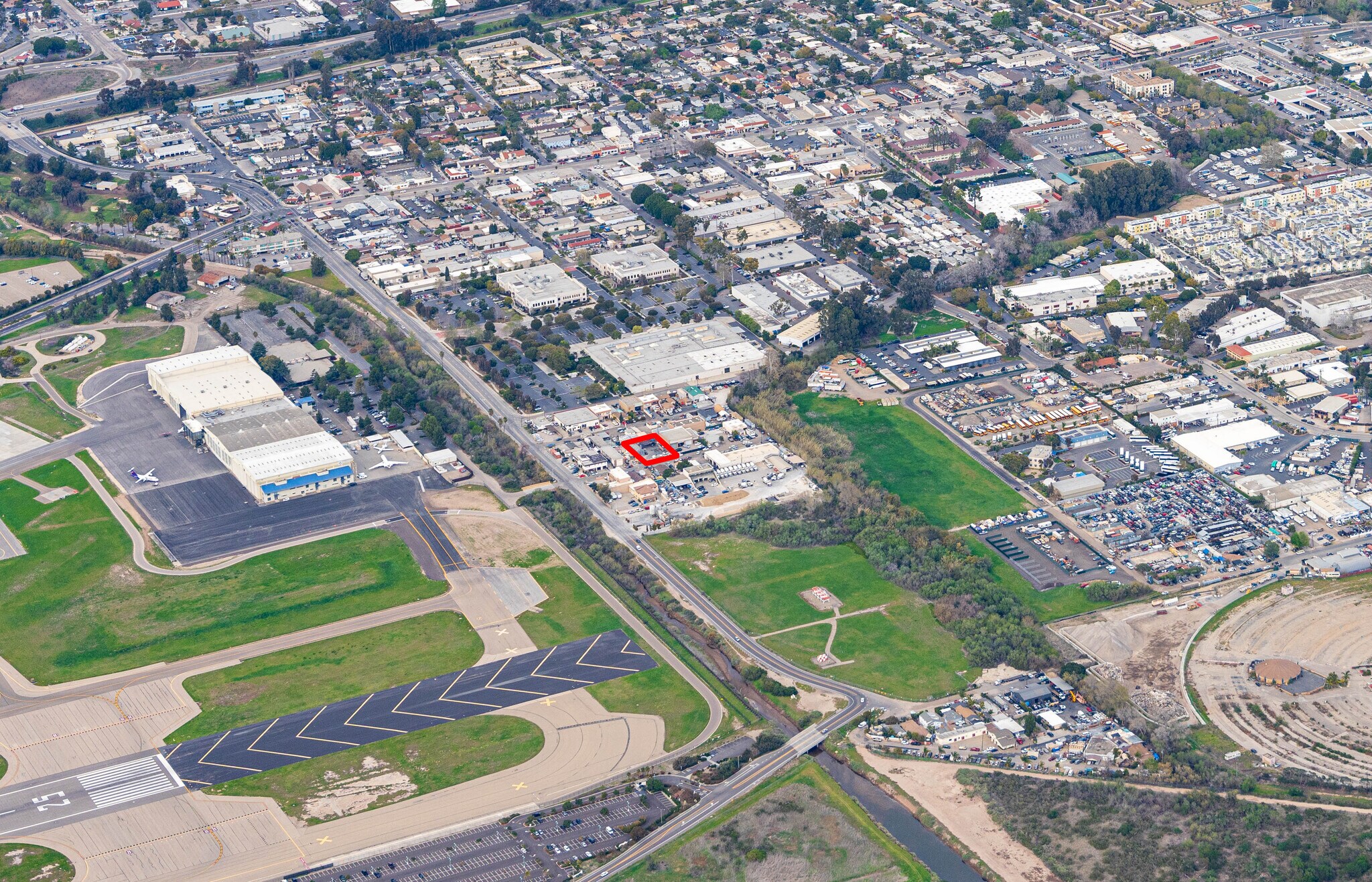 5960 Matthews St, Goleta, CA à vendre Photo principale– Image 1 sur 2