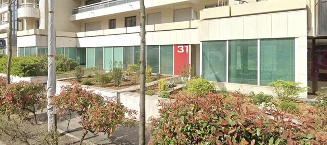 Plus de détails pour Local commercial à louer