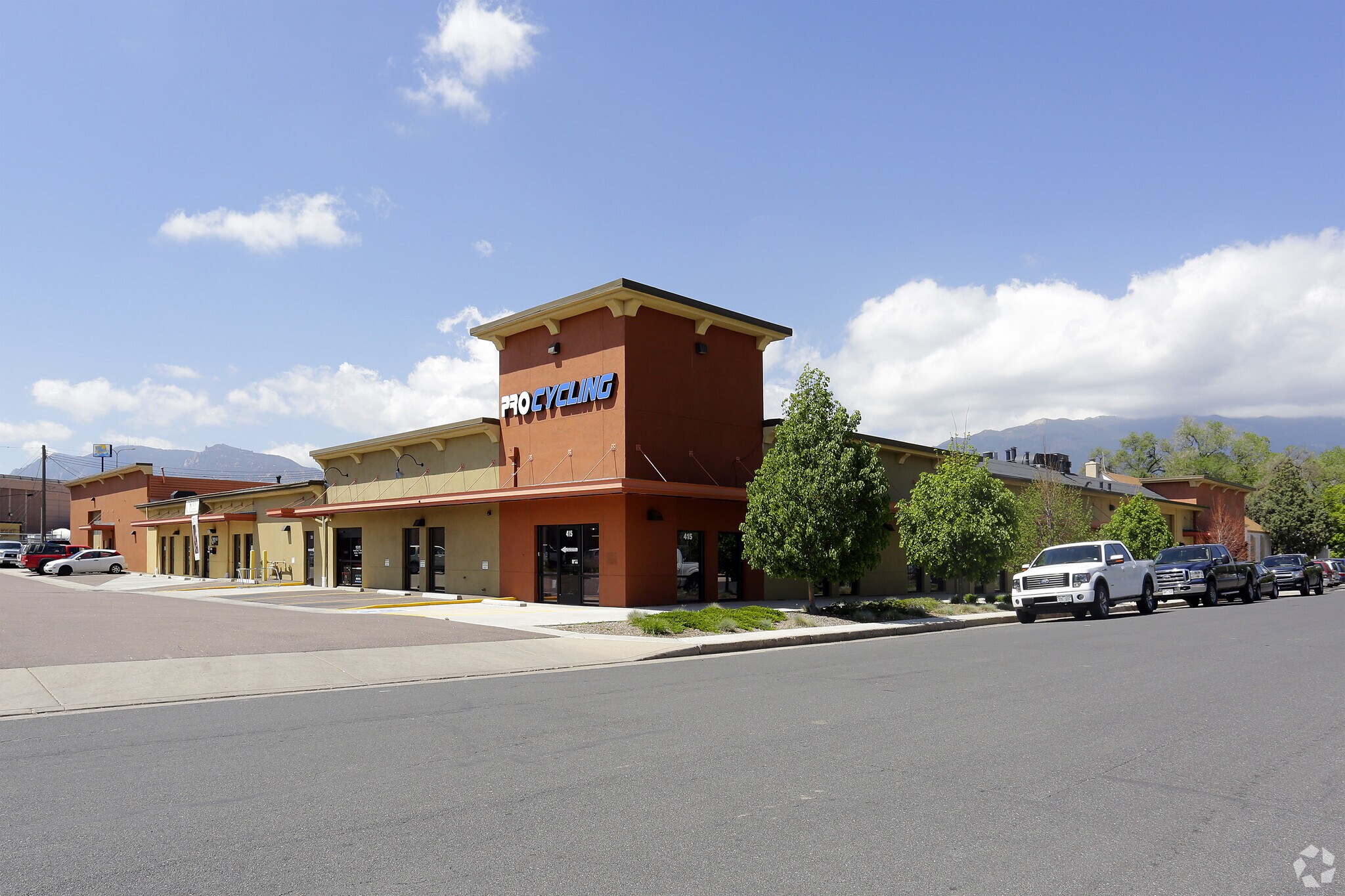 10-14 S Spruce St, Colorado Spgs, Colorado Springs, CO à louer Photo de l’immeuble– Image 1 sur 16