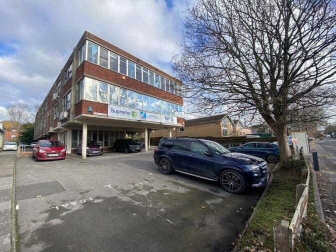 73-75 Millbrook Rd E, Southampton à louer Photo principale– Image 1 sur 3