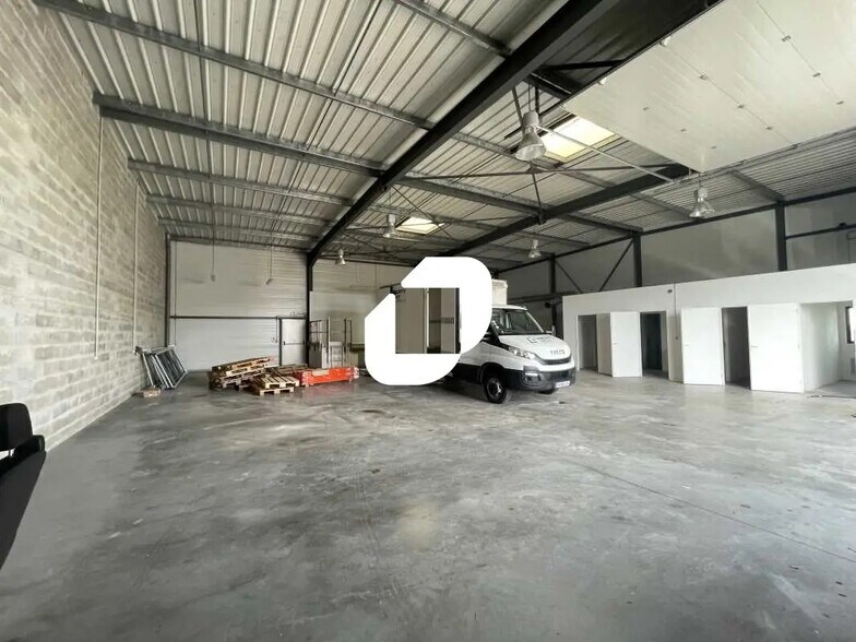 Bureau dans Le Barp à louer - Photo de l’immeuble – Image 2 sur 6