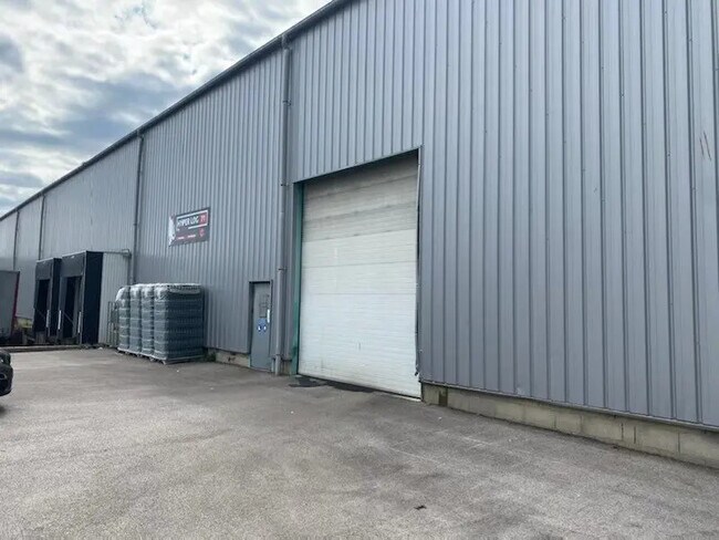 Plus de détails pour Industriel/Logistique à louer