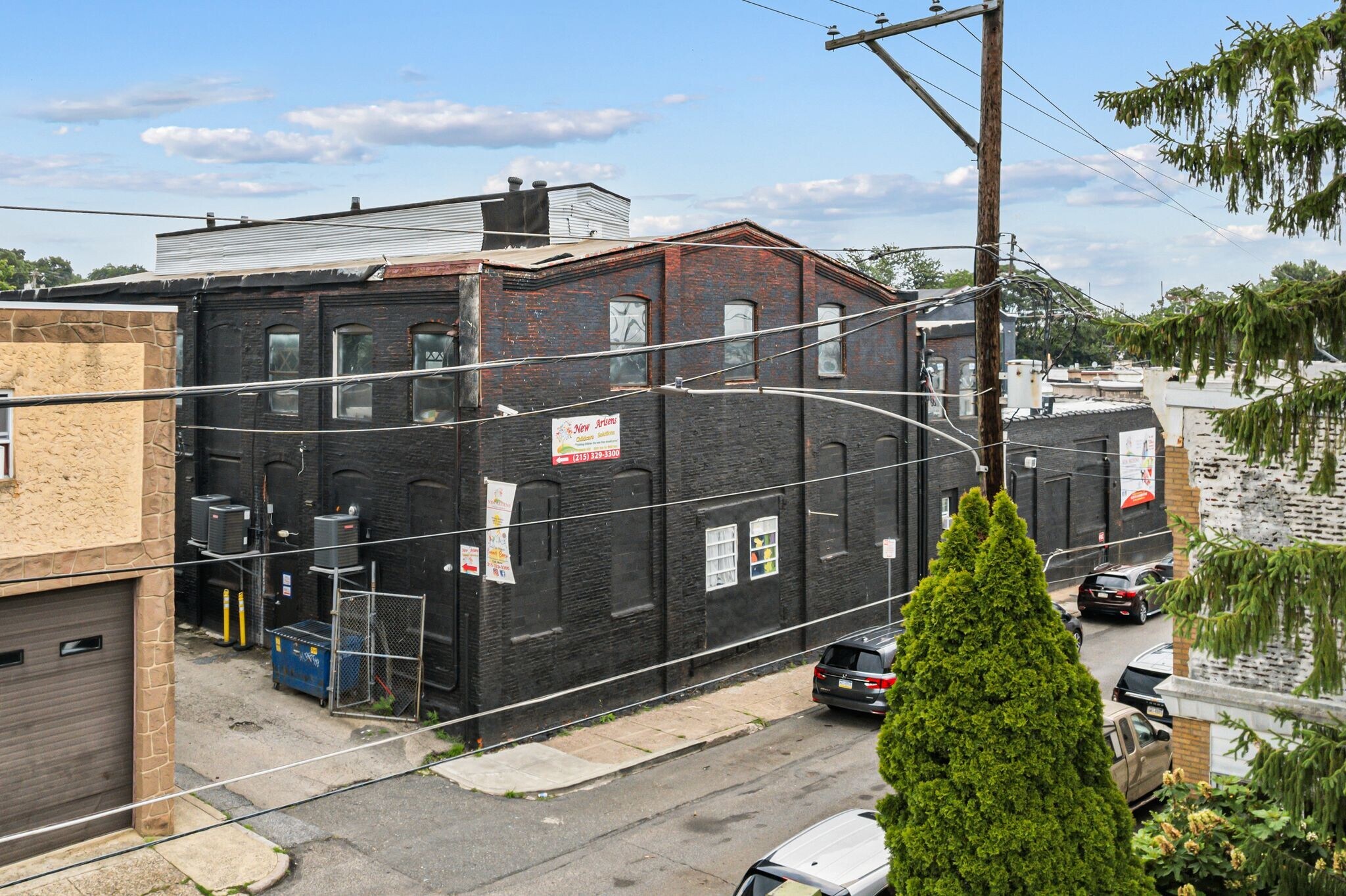 4260 Tackawanna St, Philadelphia, PA à louer Photo de l’immeuble– Image 1 sur 10