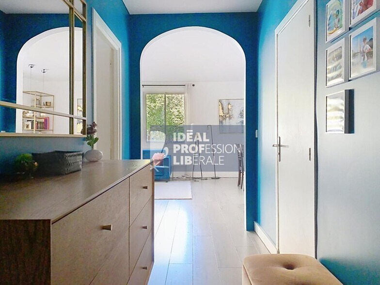 Immeuble residentiel dans Paris à vendre - Photo de l’immeuble – Image 3 sur 7